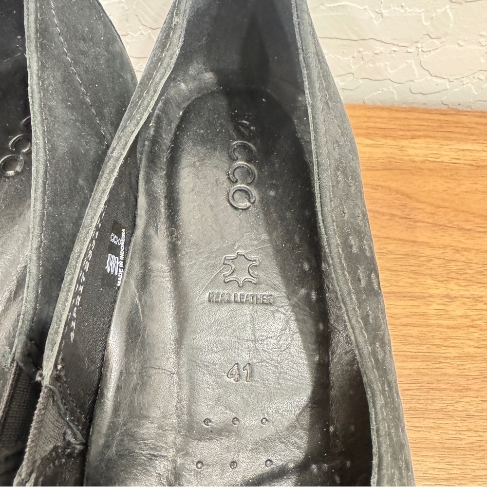 ECCO Felicia Womens 41 10/10.5 Loafers Perforated Leather Slip On Wedge Comfort - Picture 6 of 8